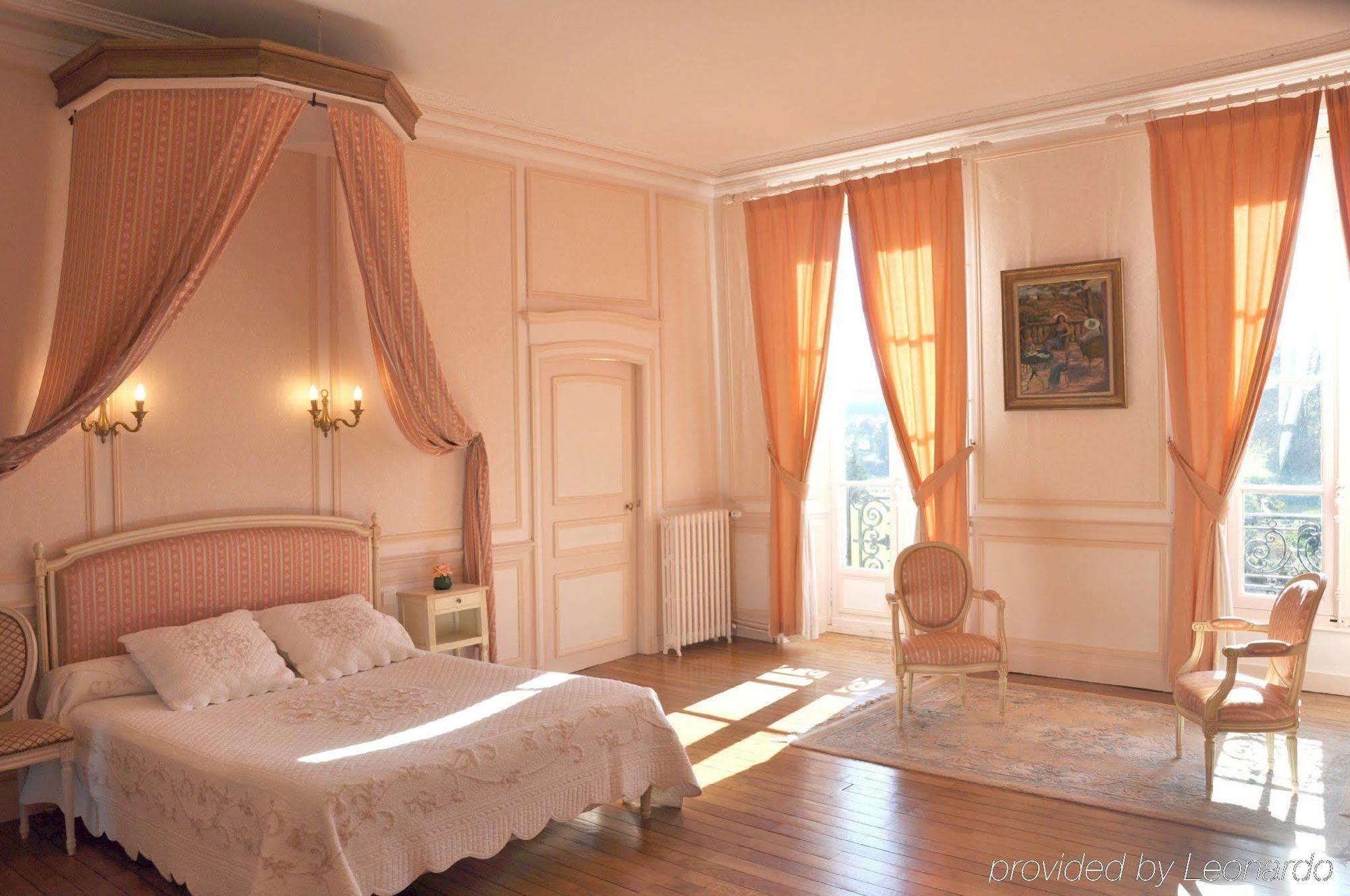 Апартаменты Chateau De La Foltiere Сен-Жермен-ан-Когле Номер фото